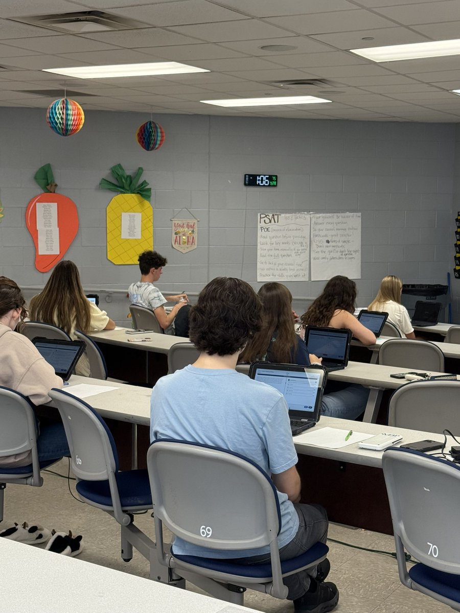 lhs_psat's tweet image. Where will you find 30+ PSAT kids on a sunny Sunday afternoon in September?  At LHS, of course.  Super proud of this dedication.  #HiFi @nationalmerit @CollegeBoard @TheBurgSports