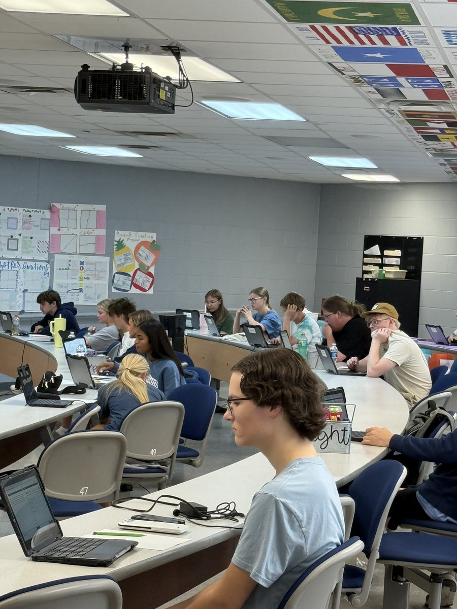 lhs_psat's tweet image. Where will you find 30+ PSAT kids on a sunny Sunday afternoon in September?  At LHS, of course.  Super proud of this dedication.  #HiFi @nationalmerit @CollegeBoard @TheBurgSports