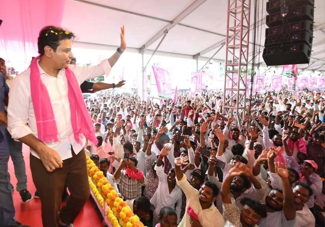 KTRBRS's tweet photo. Thank you people of Achampet for your affectionate welcome and enthusiastic support
Addressed an energetic gathering today at CM’s native constituency where the mood for throwing out Congress was evident
Well done @brsmjr Garu 👍 https://t.co/A2hZ7Wc94I