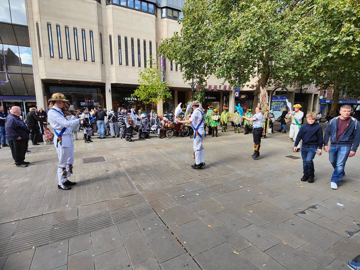 Our Squire Pete and our Brilliant dancer/musician Fraser were at Peterborough Day of Dance yesterday, and performed with a scratch side with friends from other sides.
Thanks go to Peterborough Morris for another excellent day.