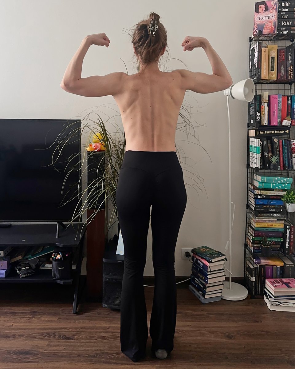 firmflexing's tweet photo. Spines.

#strongback #shoulders #sexybacks #fitback #bringingsexyback #books #backmuscles #backflex #backday #backandbiceps #back https://t.co/FW5T1iYous