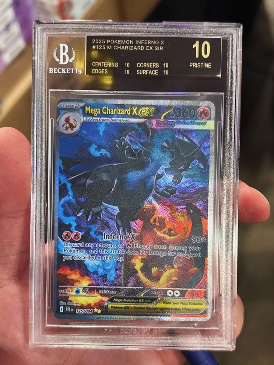 PokéCardsDaily tweet media