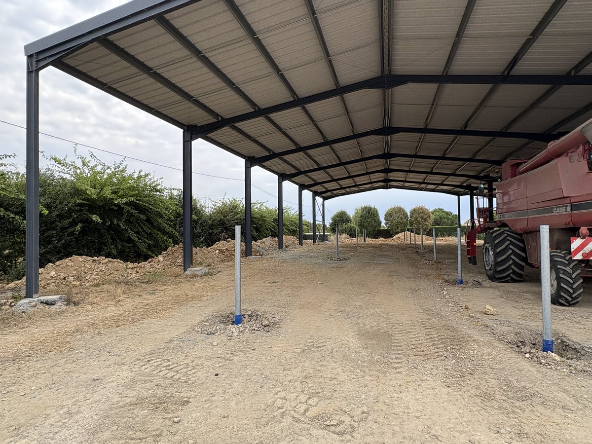 Il y a 1 mois c’etait le debut de l’aménagement du dernier batiment construit à la ferme