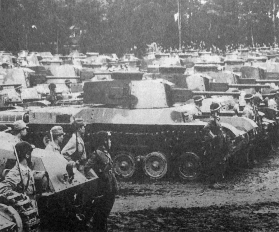大量の一式中戦車 チヘ
#日本陸軍