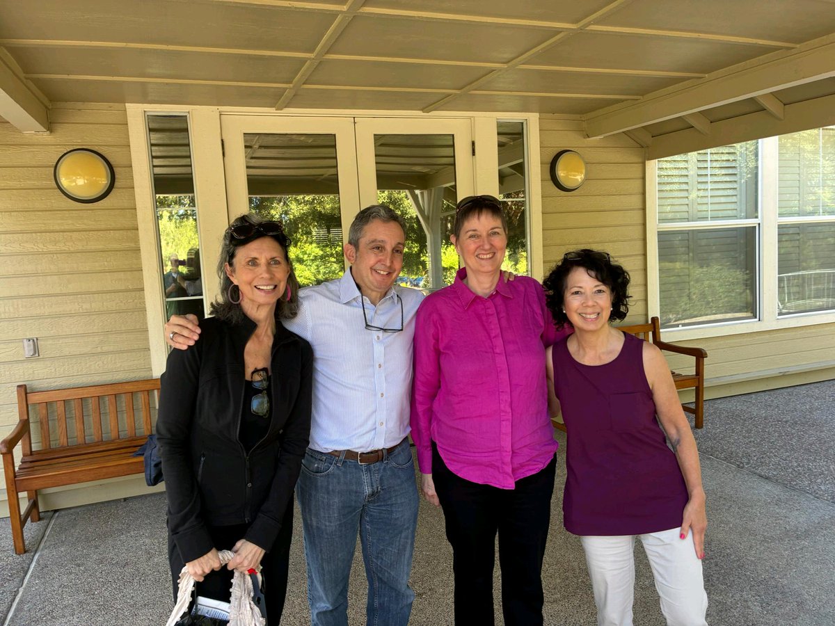 MichaelOkun's tweet image. Thinking about the future of brain health means thinking about donating your brain to science. Every donation helps researchers unlock answers that can change lives for generations to come. If you’re considering this important gift, reach out to Robin Riddle and the Brain Support…