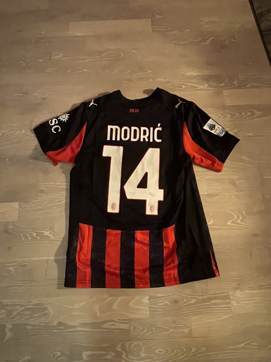 Ikväll smäller det #milannapoli
 <a href="/lukamodric10/">Luka Modrić</a>