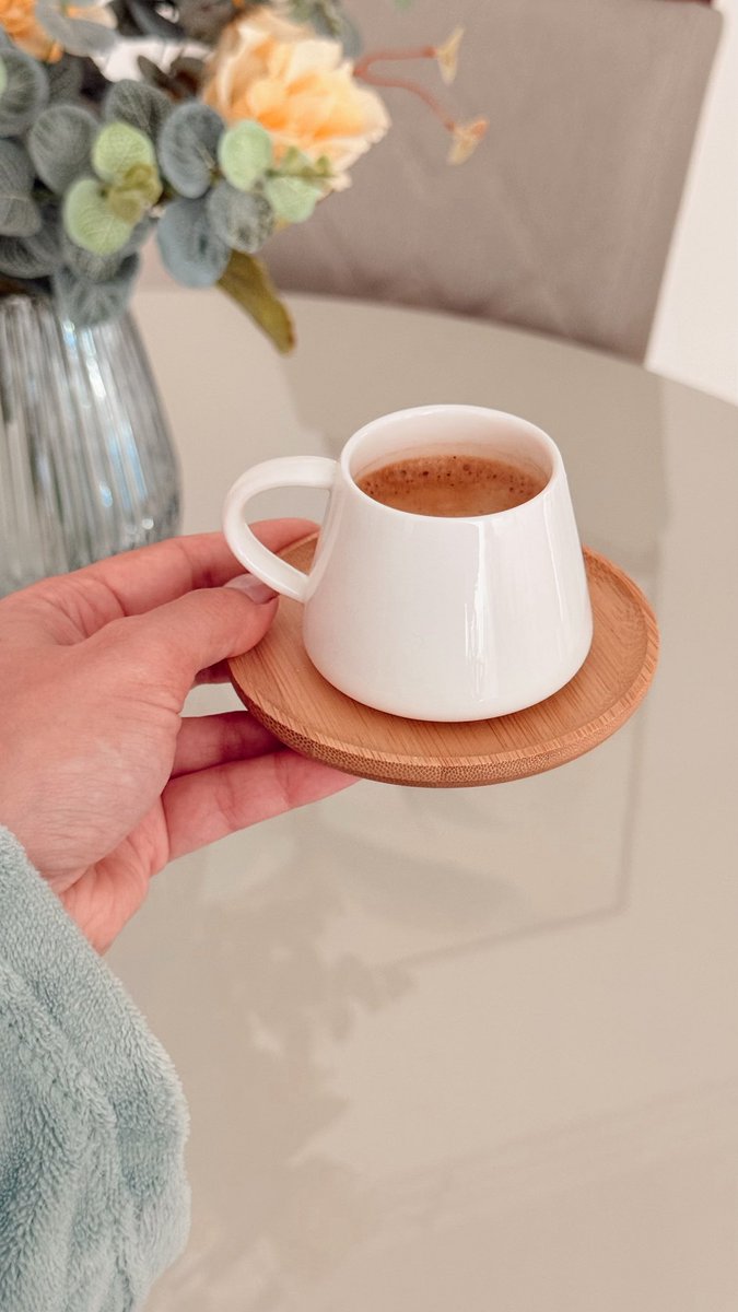 reguimaraesc's tweet photo. Café de domingo é quase uma oração de paz em forma de gole. 
Bom dia! 
☕️🙏🏼🤍 https://t.co/IIoQ8qncKg