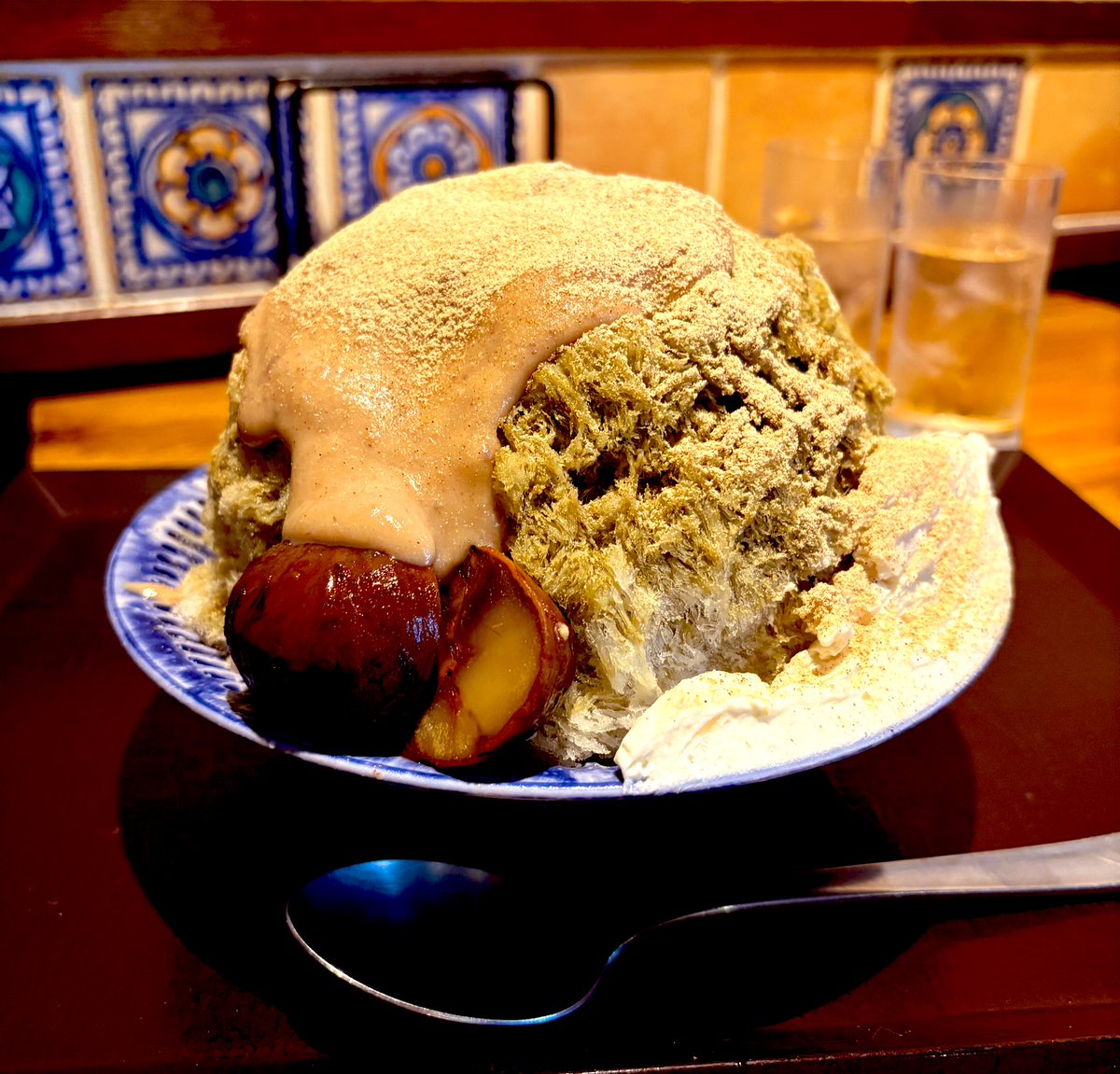 3000円弱しますが、栗をペーストにするのってほんと大変なのでありがたくいただきました🌰自分の苗字に栗が入ってるのもあるので、栗は大好物！かき氷は秋冬が1番美味しいです！