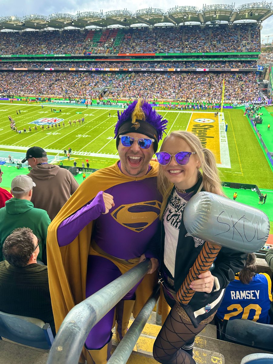 em theis tweet media