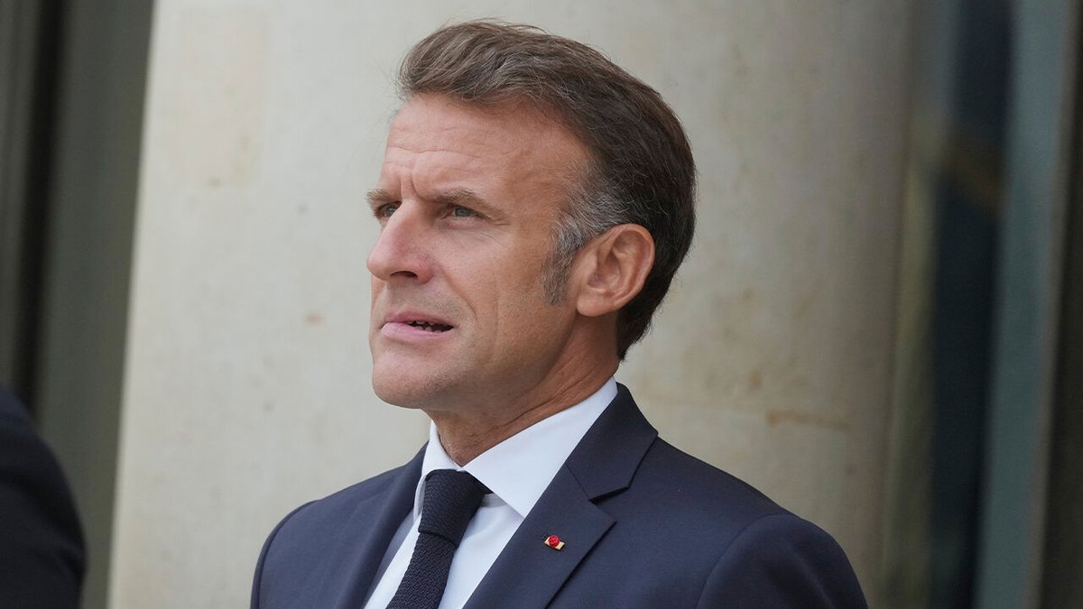 “프랑스 대통령실, 재정 위기에 내년 예산도 동결
👉 자세한 이야기 : news.sbs.co.kr/news/article.d…

#프랑스 #위기 #대통령 #고려 #예산 #재정
SBS뉴스(<a href="/SBS8news/">SBS 뉴스</a>) 팔로우하고 더 많은 소식을 받아보세요!”