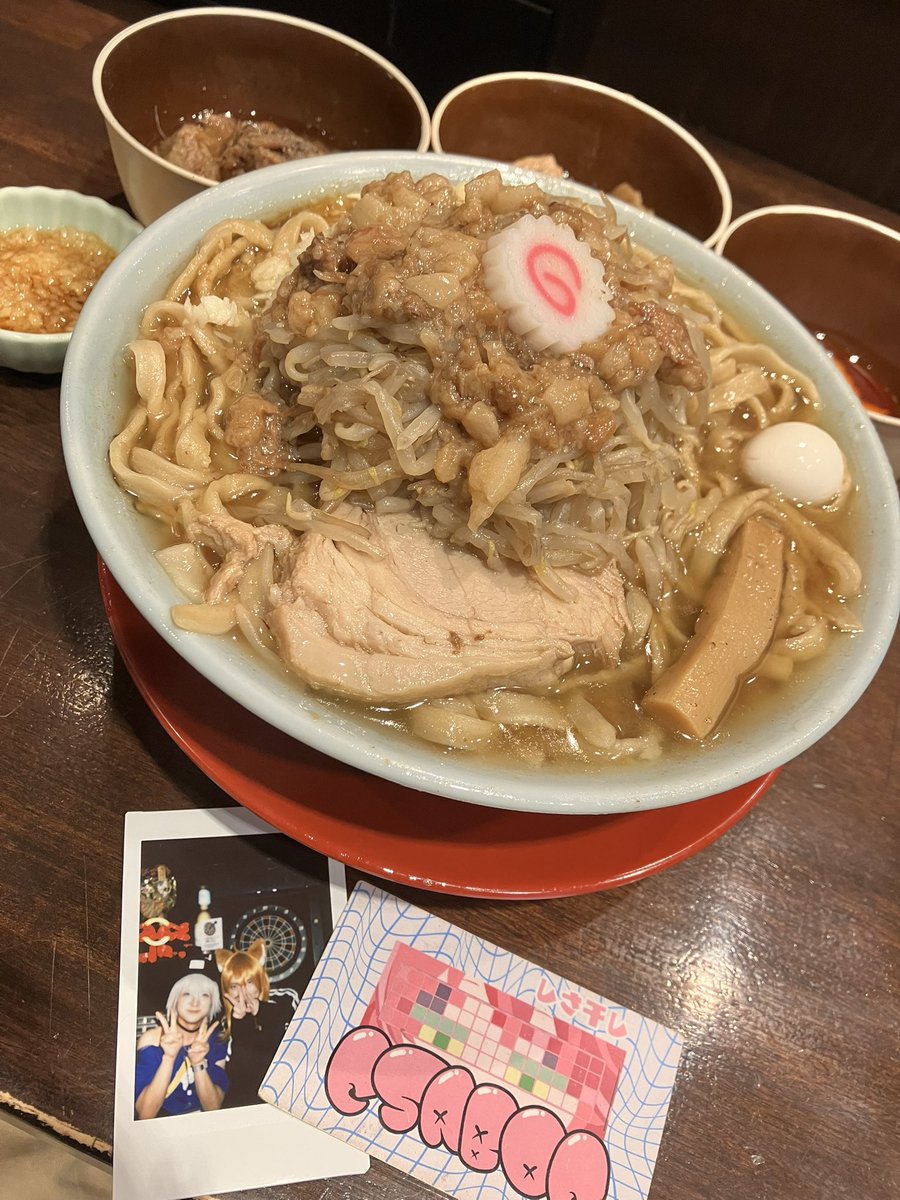 しさ干し、シャナンニキ、オレ……
自家製麺no11だよ……
美味過ぎて笑っちゃった！！！
アブラアブラでもうヤバかった！
腹パン、大満足
ご馳走様でした！！！