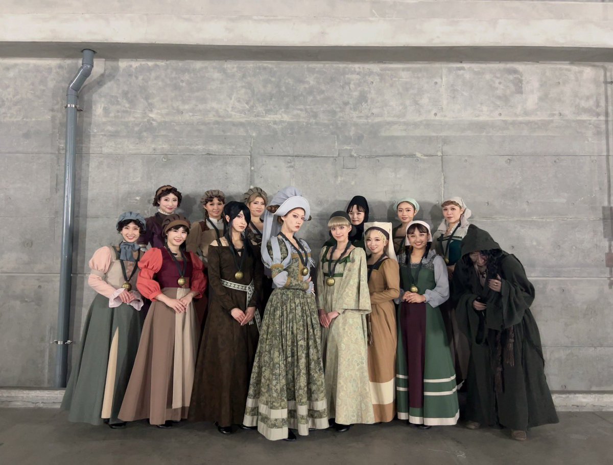 yun_msd's tweet image. ミュージカル「黒執事」
～緑の魔女と人狼の森～
無事に全公演終了いたしました🌳🐺 

憧れの劇場で、憧れの作品の一員として、
連日舞台上から見させていただいた景色は宝物です✨

作品に関わってくださった全ての方に感謝いたします。
本当にありがとうございました！

#黒執事 #生執事