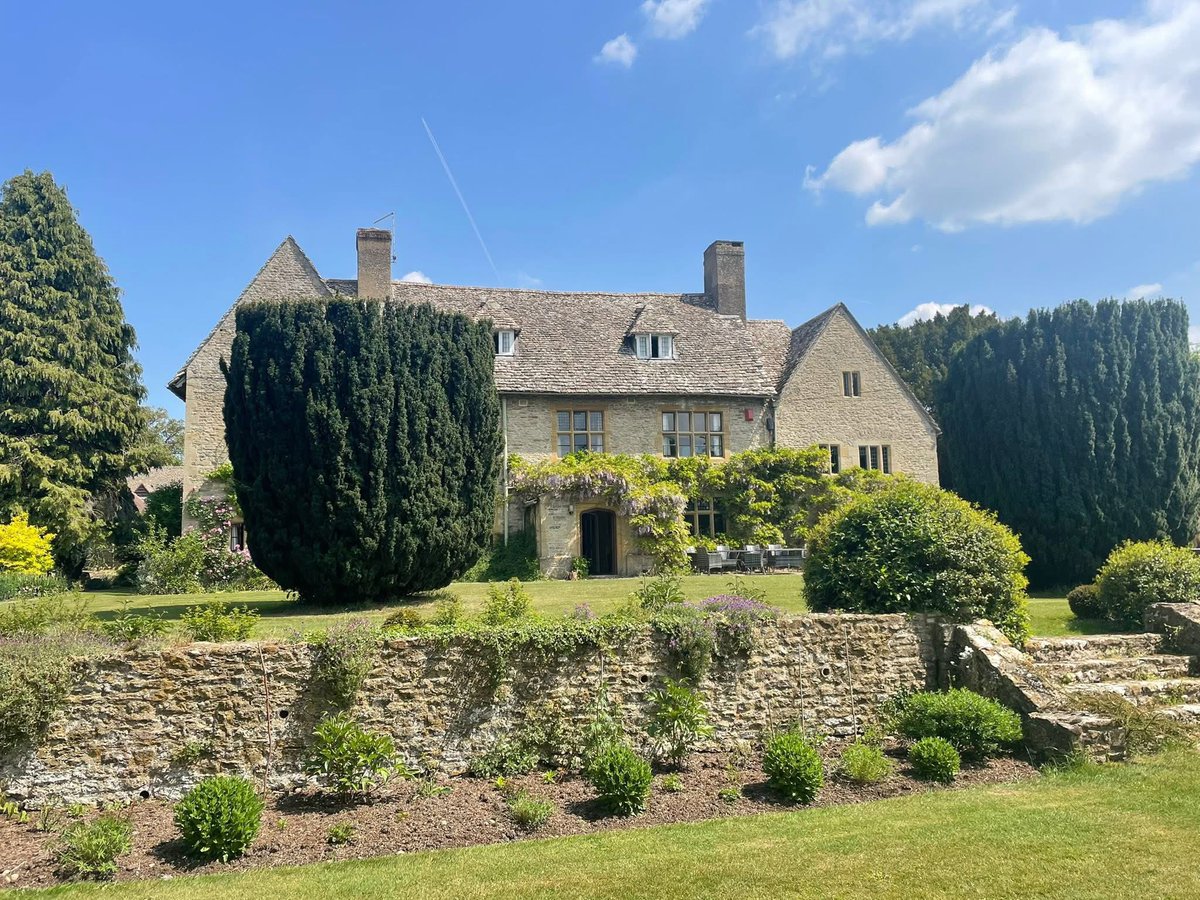 Thankyou so much to the <a href="/Archive4Truth/">The Survivors - shining a light on grooming gangs</a> the retreat was at a absolutely stunning, peaceful Manor House and everyone went above and beyond to make sure all us survivor’s 
was comfortable, I can’t thank them enough for allowing me on this awakening and healing journey, I met some