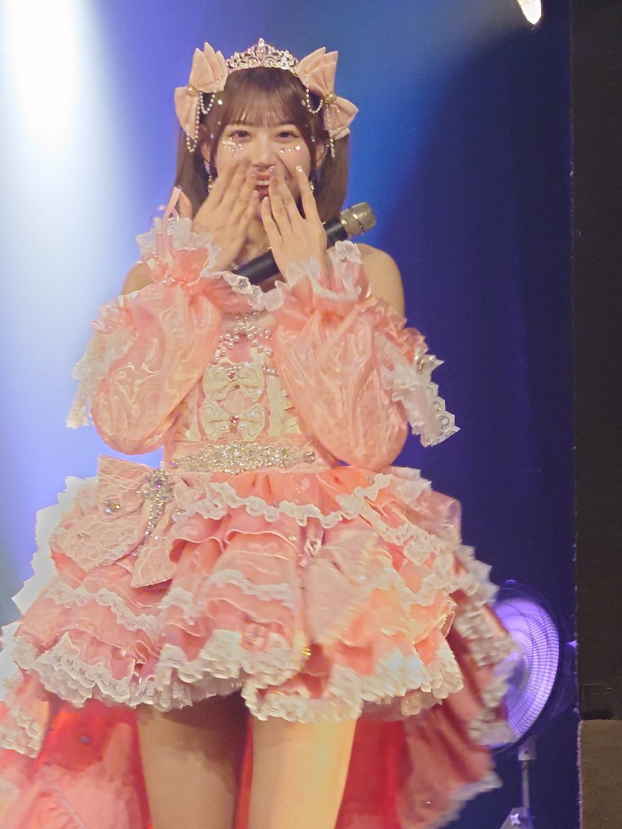 ヲタク帰宅
今日ははばたけアイドルからのワッくる夢乃きらり生誕。
久しぶりのすぷばで30分、ワッくる90分と言うハードな一日でした。
チェキはすぷばおみな、坊、大月にそっくりでついチェキ撮ったティラミスのひかりちゃん。
そしてアイドルになって9回目の生誕きらり、でした(^_^)/