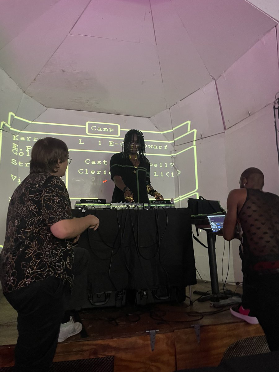 upeoplesnetwork's tweet photo. #ParallelPlay 003 at Wonderville 🔥 https://t.co/fg8mafJWHS