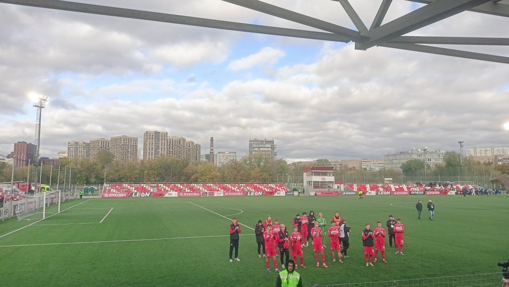 Манежка tweet media