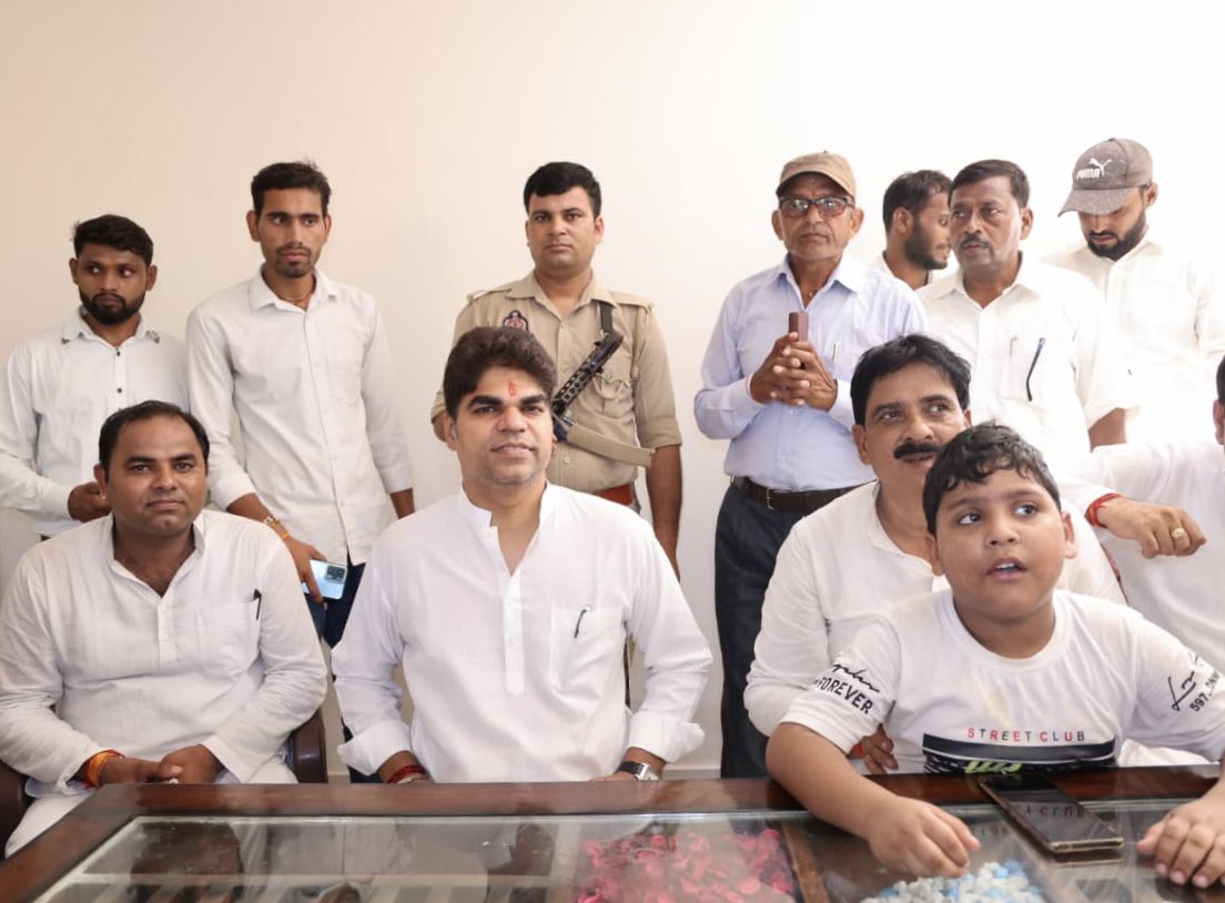 आज विधानसभा टूंडला में समाजवादी पार्टी के कैम्प कार्यालय का उद्घाटन किया।