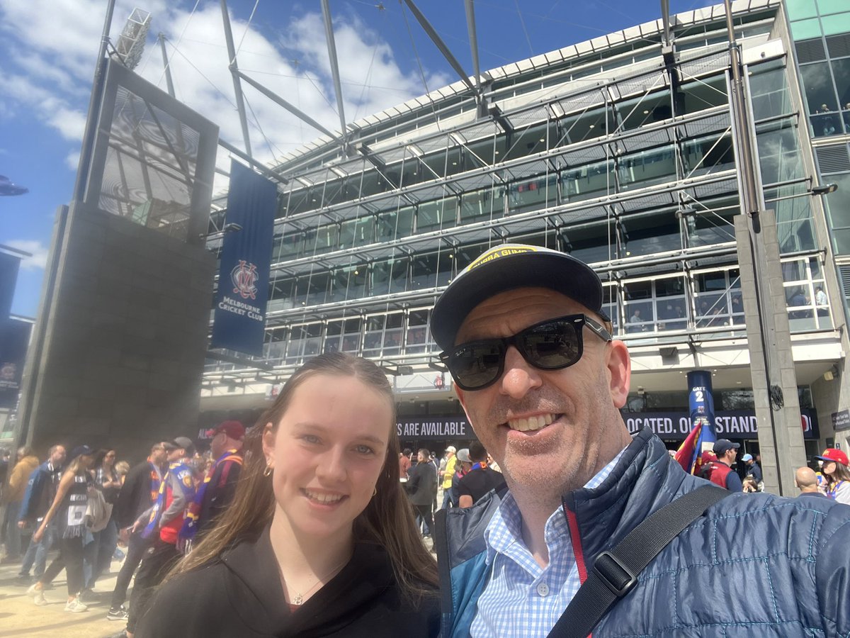 charlesdavis75's tweet image. I had a fabulous day at the #AFLGrandFinal with G. Huge crowd. Great game of football too.