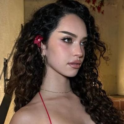 Mia tweet media