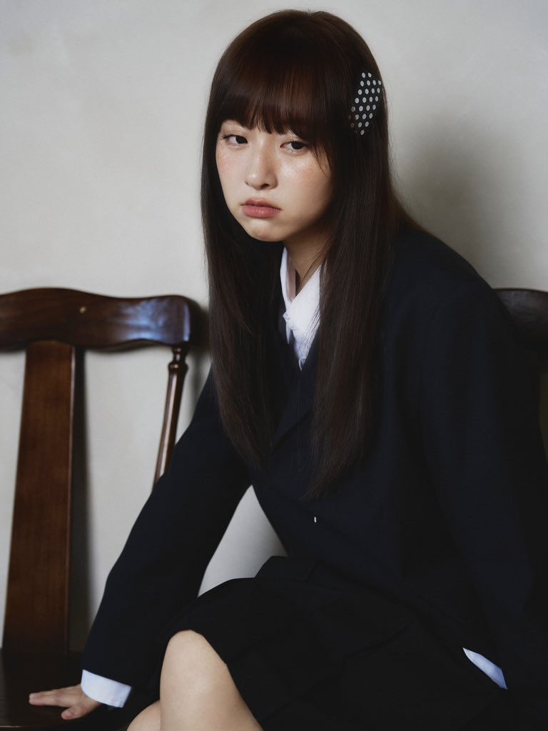 停留在影子里的
我的心