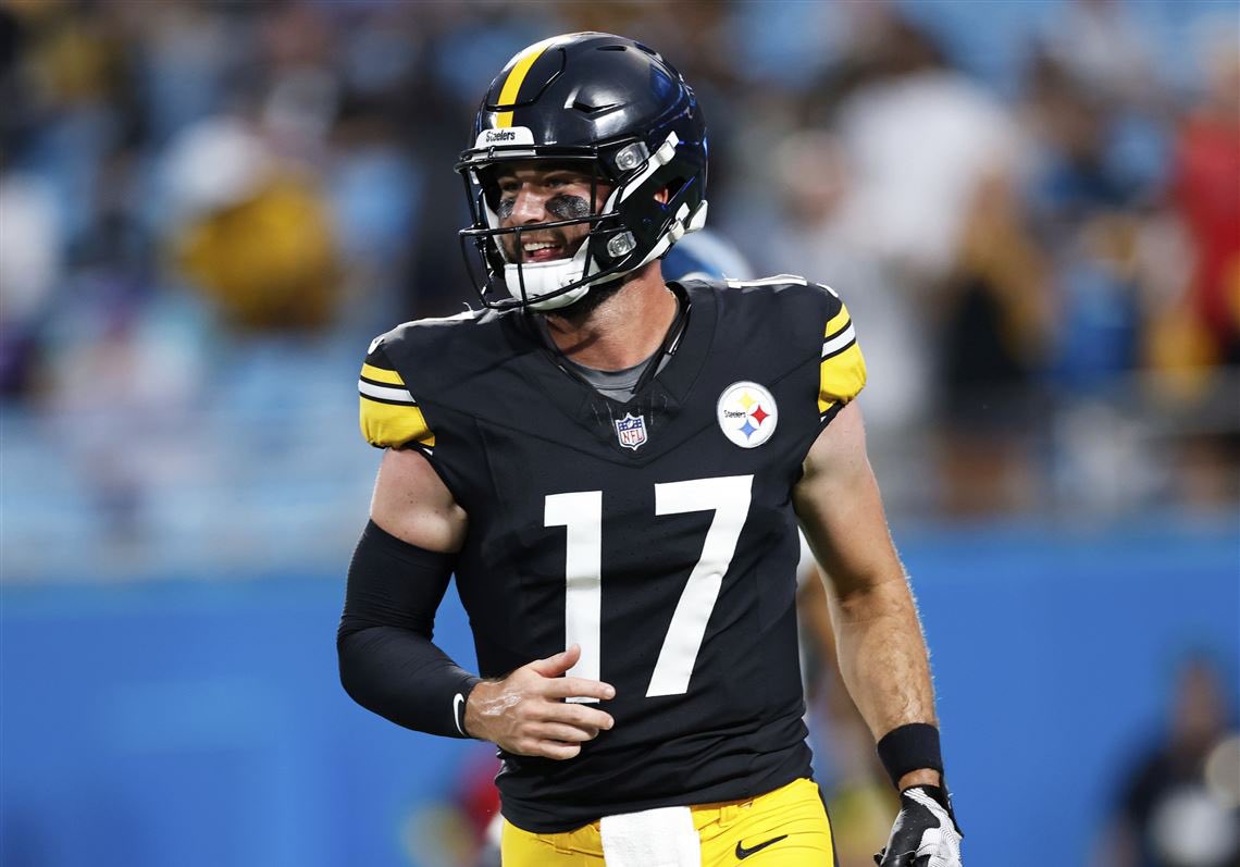 Steelers backup QB Skylar Thompson got jumped and robbed Friday night in Dublin, per <a href="/TomPelissero/">Tom Pelissero</a> 

He’s okay.