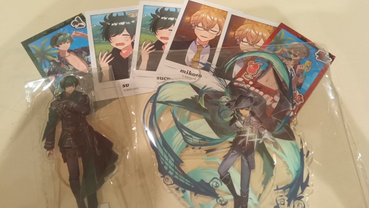 お友達から誕プレで沢山グッズ頂いた😳🎁💞
お友達ランダムで私の推し当てる率高杉⸜❤︎⸝‍ほんと感謝お返し待ってろ👊🏻