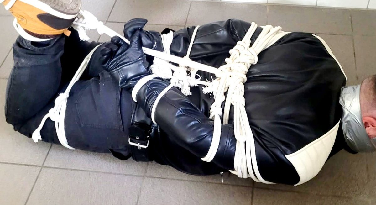 HadrianGray tweet media