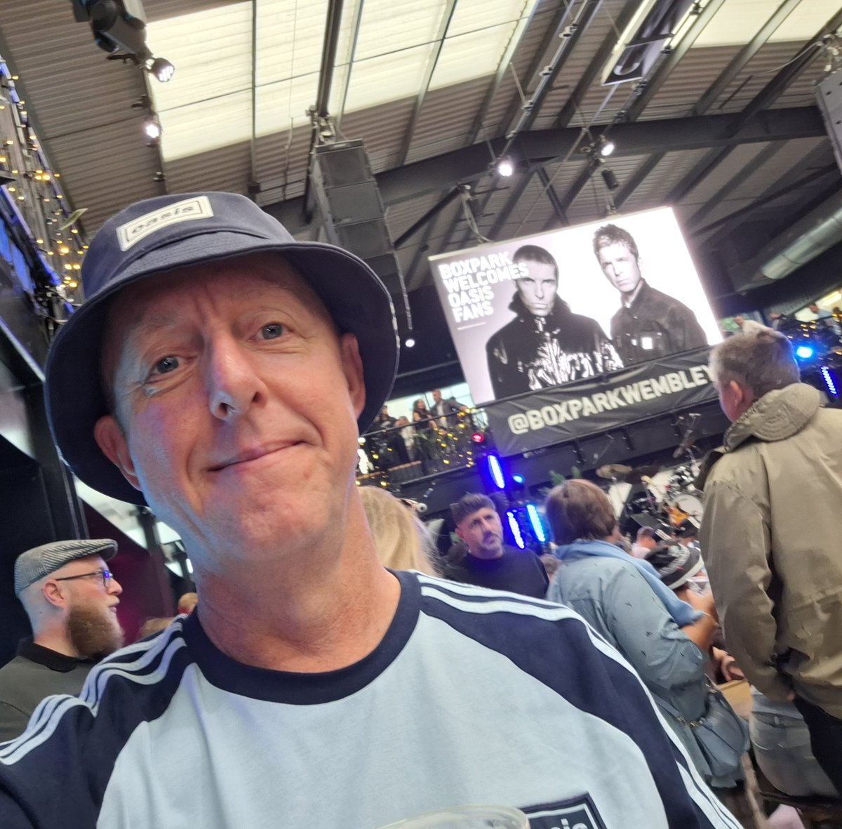 MrMozza's tweet image. Who's a jammy bastard.. #OasisLive25