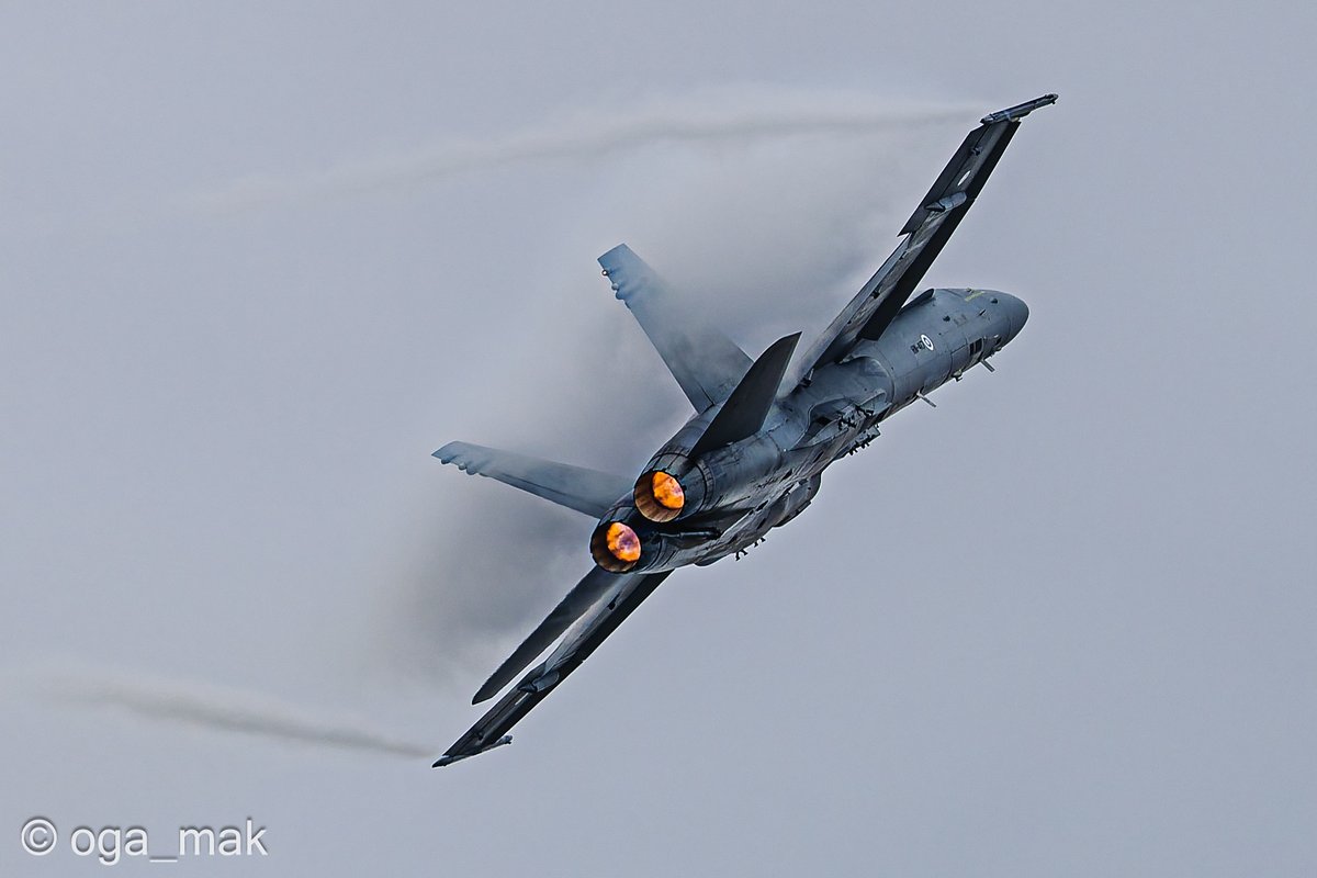 フィンランド空軍のF/A-18Cホーネット

✈️HN-417 - McDonnell Douglas F/A-18C Hornet (1399/FNC017) - Finnish Air Force🇫🇮

📷RAF Fairford (EGVA) UK 19-07-2025 10:31

#キヤノン #Canon #EOSR1 #EF500 #PureRAW5 #aviation #AvGeek #RAFFairford #RIAT2025 #RIAT25 #UK遠征2025