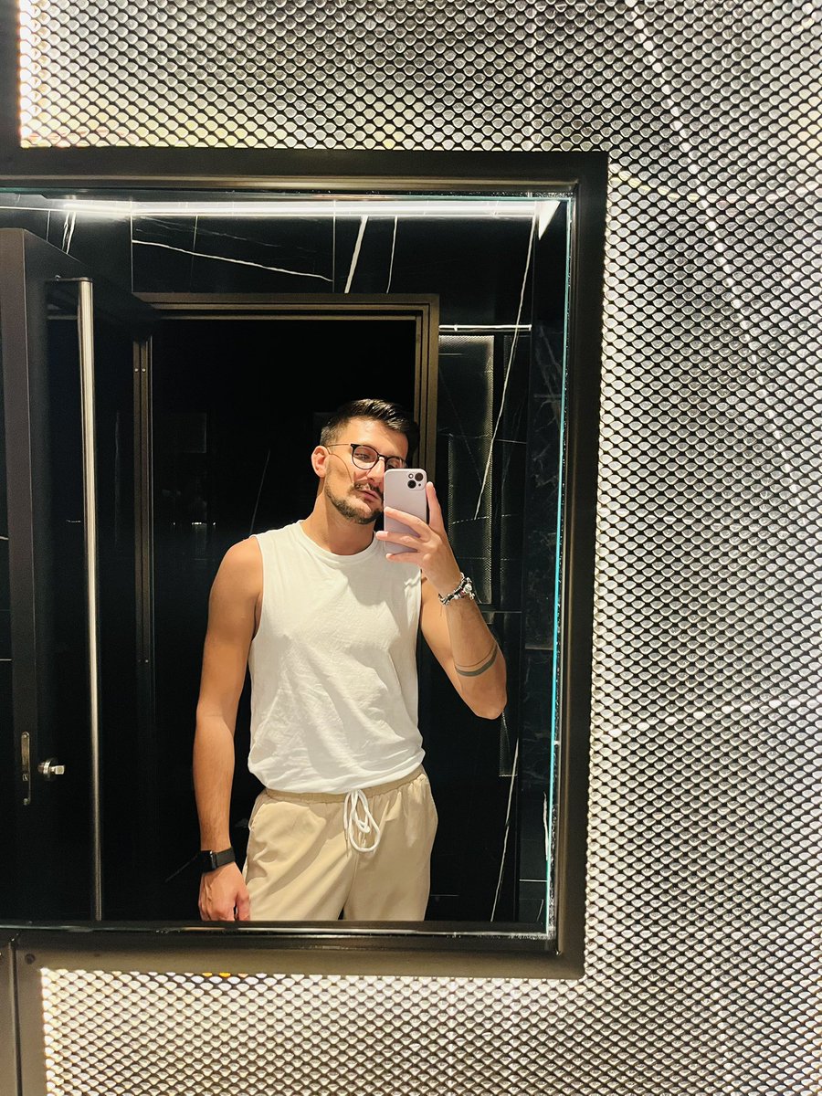 ClaudioCldms's tweet photo. Figo il bagno del sushi 😌 🍣 https://t.co/am9JXb8GkQ