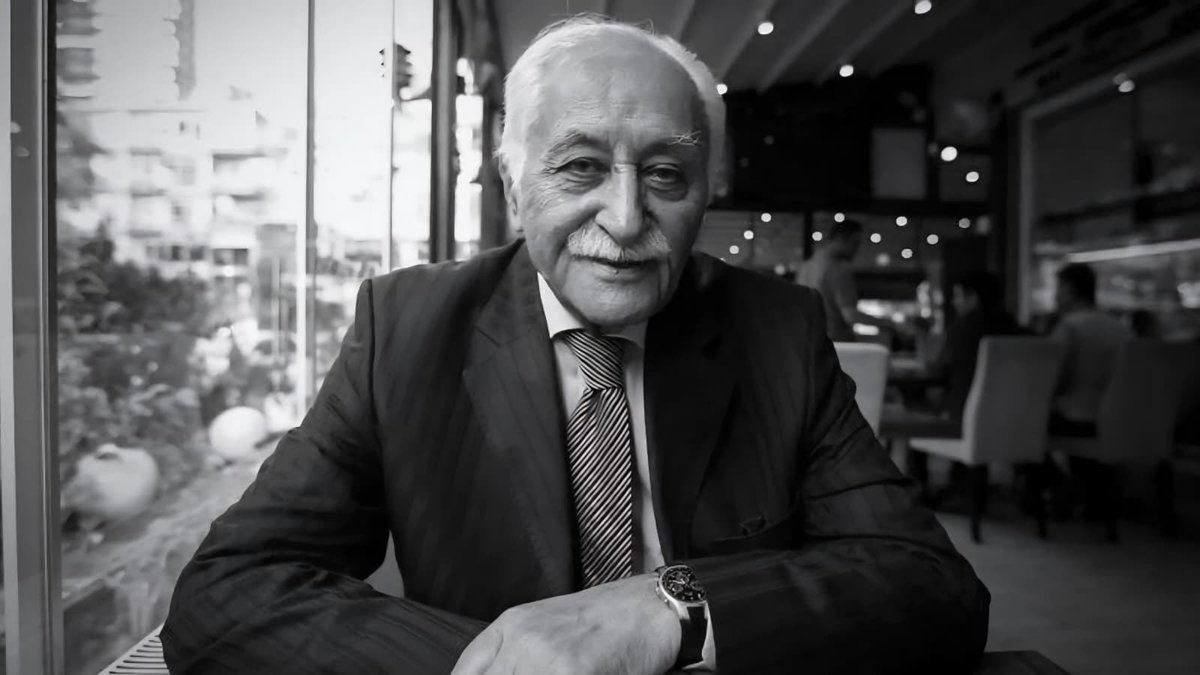 İnna Lillâhi ve İnnâ İleyhi Raciûn *“Biz şüphesiz Allaha aidiz ve şüphesiz ona döndürüleceğiz.”*
Türk Edebiyatımızın büyük kaybı
Rabbim gani gani rahmet eylesin... 
#YavuzBülentBakiler