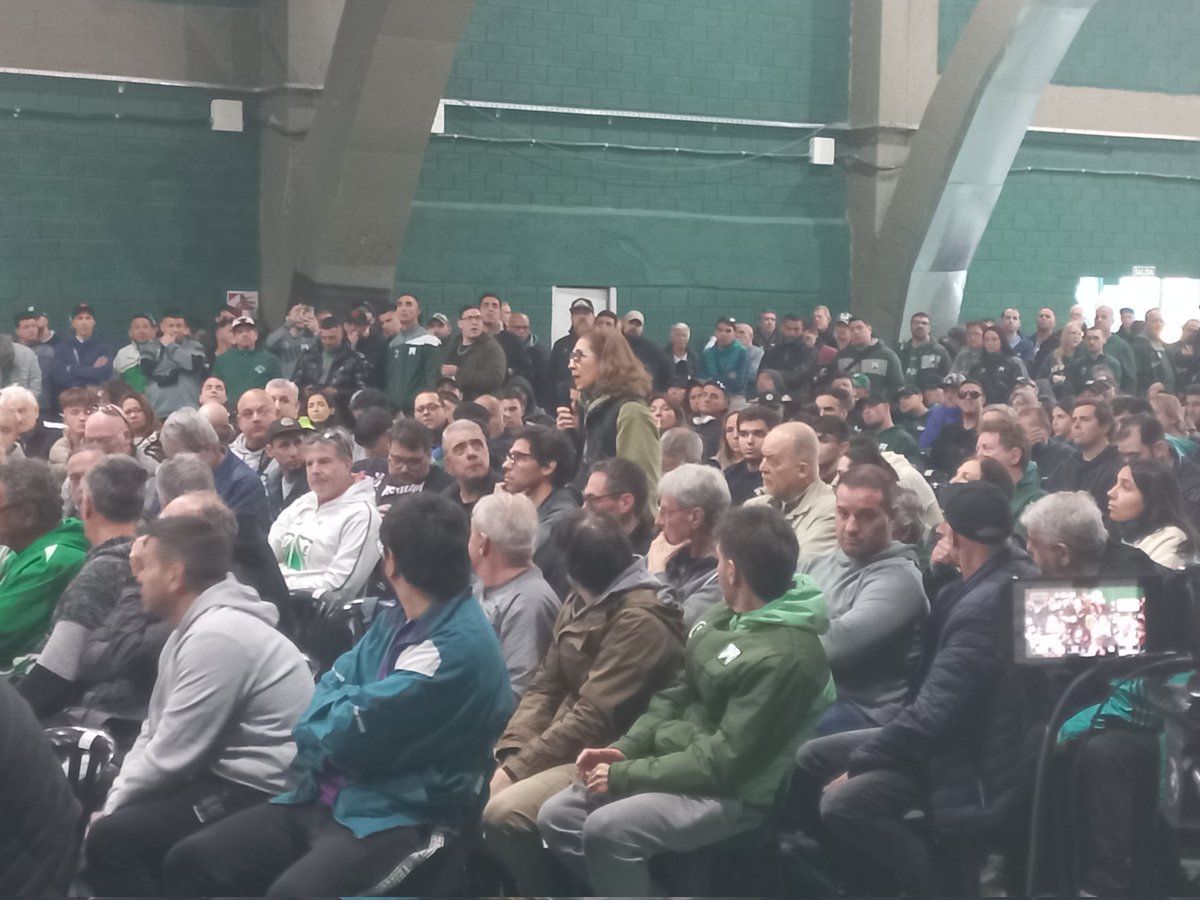 Una socia solicita que a la hora de realizar eventos en el Etchart, se le asigne previamente un sector en el club.

No se responde.
#AsambleaFerro2025