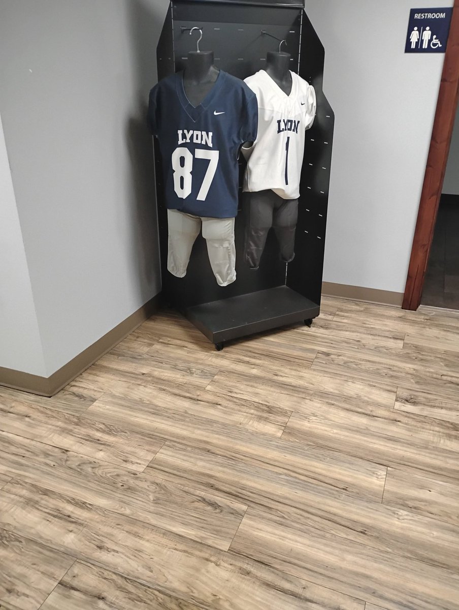 SlaughterT77's tweet image. Huge thanks to @CoachLawhorn and @LyonHBC for the inv out. It was a amazing game and I enjoyed getting to speak to the players #goscouts