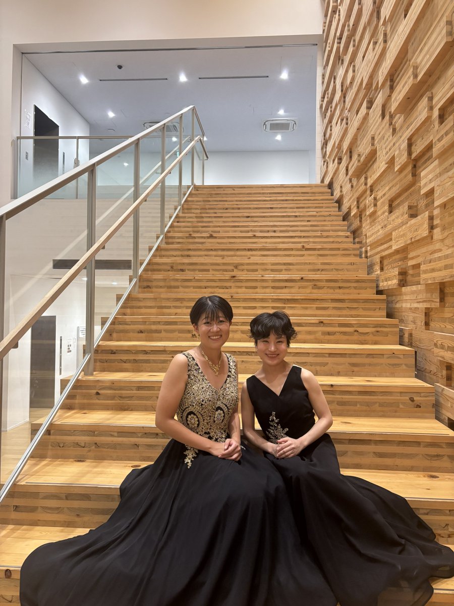 pianatsuki's tweet photo. 09.27 佐々木成子賞 受賞記念コンサート
梅野杏珠さんの伴奏でした🎹
イタリアもののいわゆる"歌曲"（テクストに重きが置かれているという意味）を演奏するのは意外にも新たな経験でした。イタリア詩でもやはり韻は重要なんだそうです。どの言語も共通なのね…
華やかな演奏会でした！受賞おめでとう💐 https://t.co/F297U2fnkq