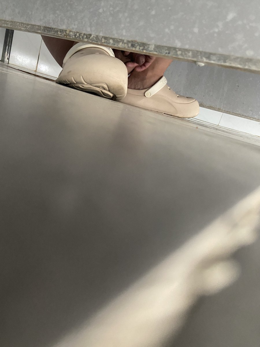 你们上厕所都很喜欢摸吗？#直男偷拍