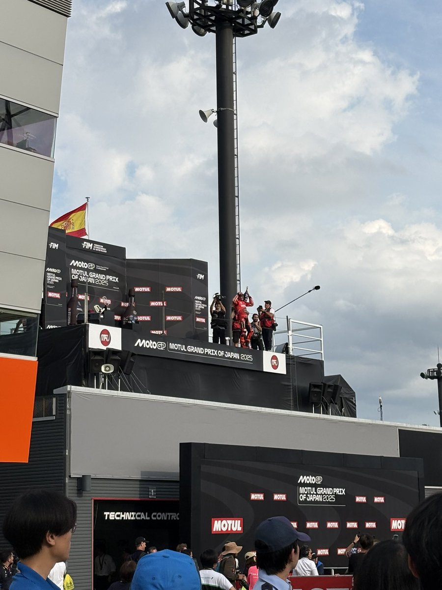 imymemineeeeeed's tweet photo. motogp！！　あんまいい写真なかった😭
 
#バイク乗りと繋がりたい 
#MotoGP 
#MotoGP日本グランプリ https://t.co/h7m1oGhvnj