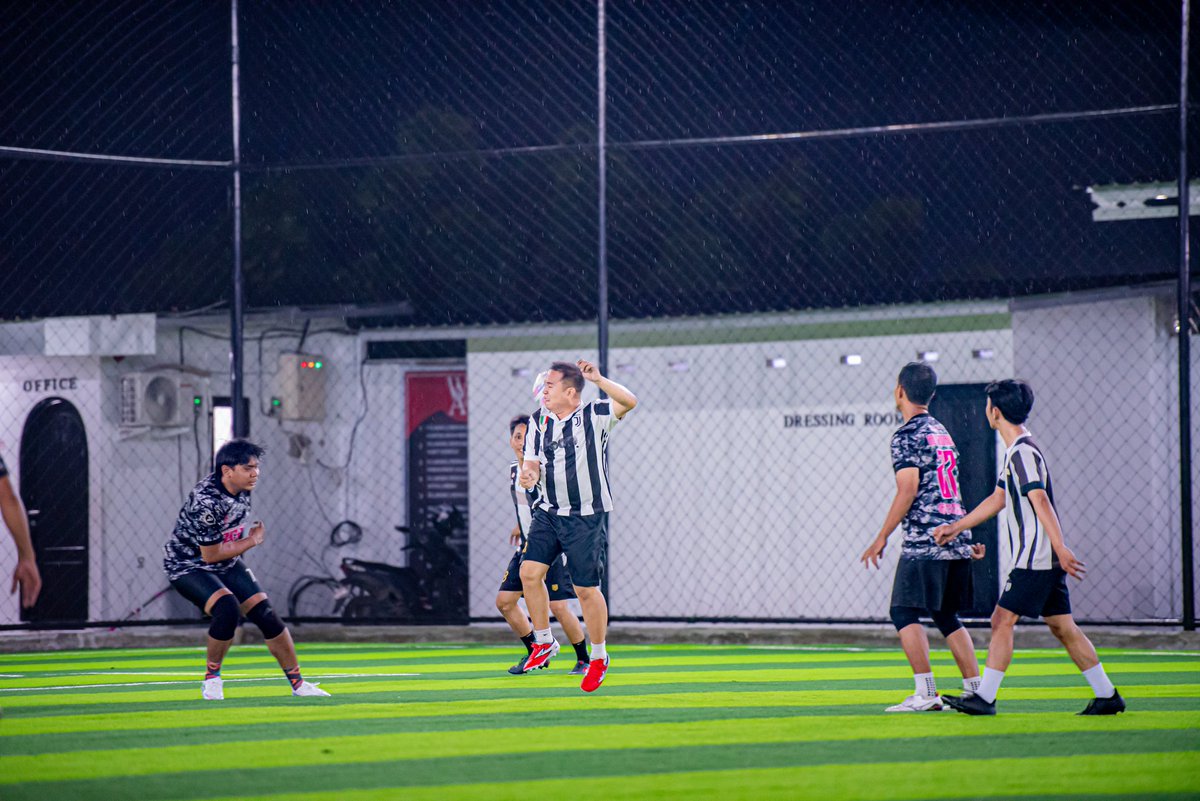 just_along's tweet photo. Night soccer https://t.co/050GgRxIEz