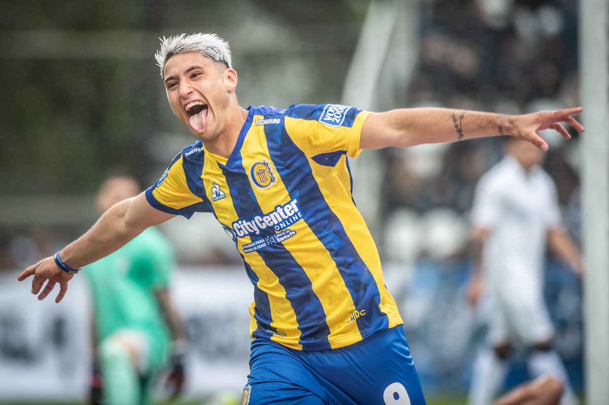 RosarioCentral's tweet photo. ¡Que tengan un gran domingo, familia Canalla! 🇺🇦😁 https://t.co/U6bzri3lDJ