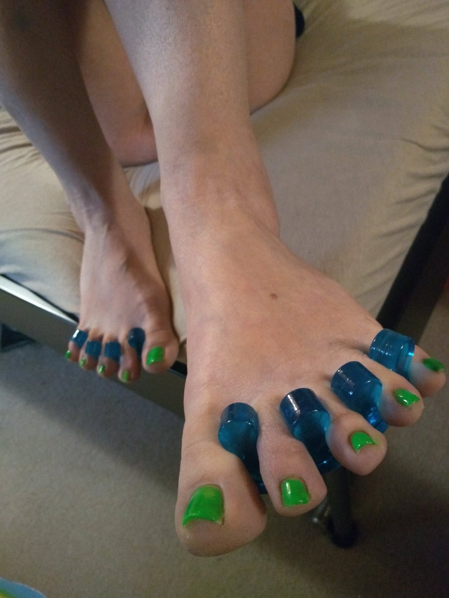 misspopolivia's tweet photo. locktober for my pretty feet?
who is up for the task?

findom femdom paypig zahlsklave zahlschwein geldherrin humanatm sissy loser whalesub moneyslave findomme finsub beta cuck feet footfetish https://t.co/Esy8AxJ95m