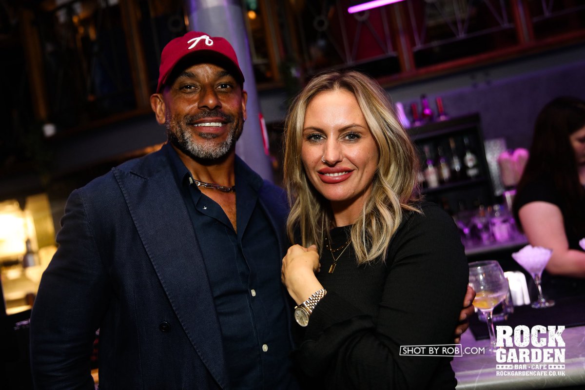 Live music in <a href="/rockgardentq/">Rock Garden Torquay</a> 📸