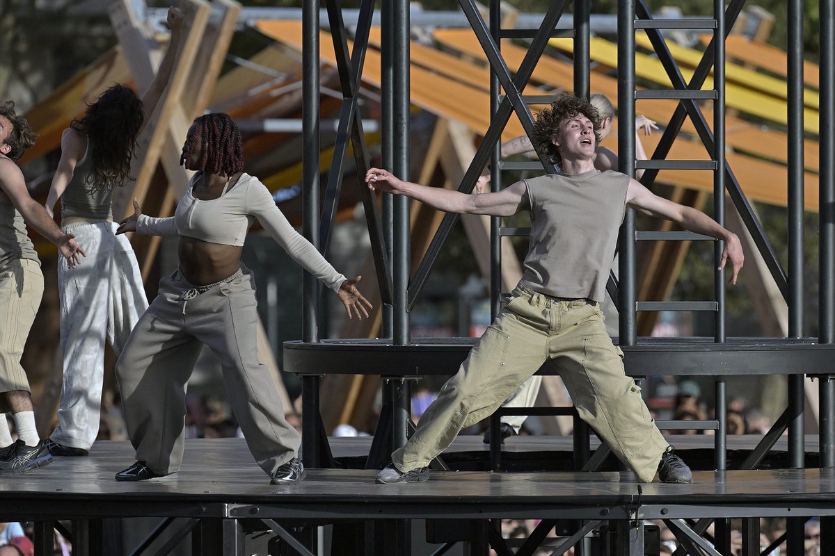 Biennale de la danse de Lyon : trois artistes invités portent plainte pour agression raciste <a href="/BiennaleLyon/">Biennale de Lyon</a> franceinfo.fr/culture/specta… via <a href="/franceinfo/">franceinfo</a>