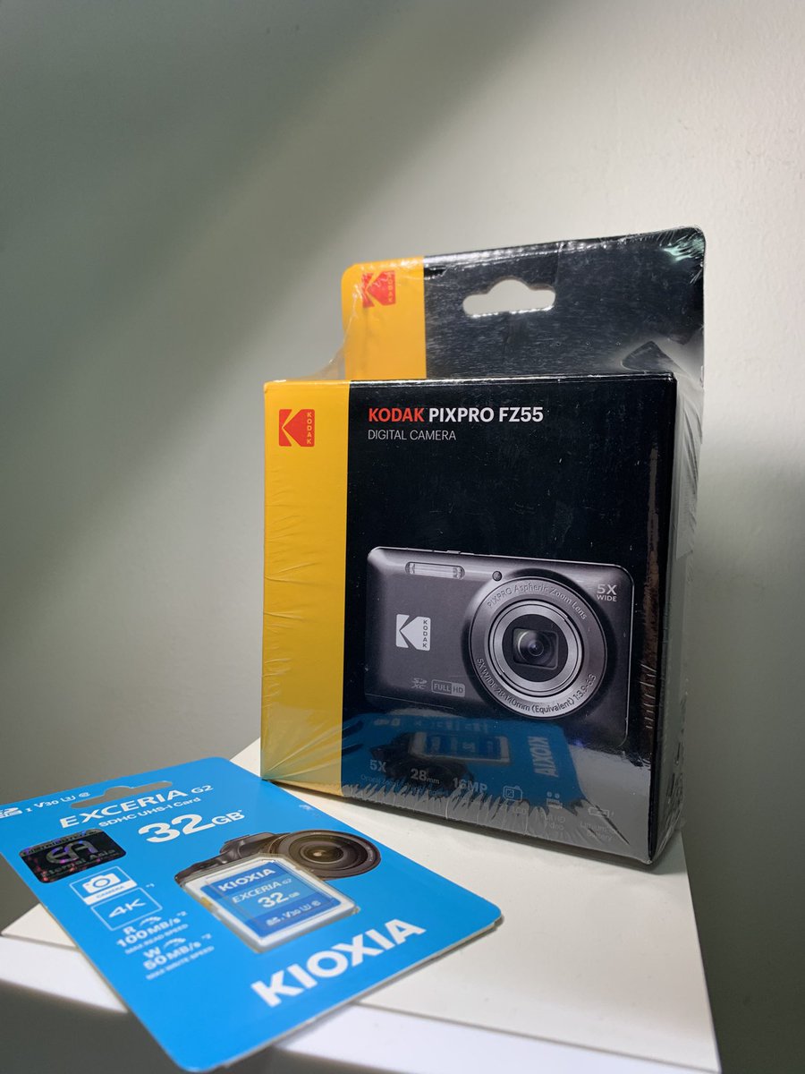 toaouangiant's tweet photo. พร้อมส่ง Kodak Pixpro Fz55 (ใหม่ยังไม่แกะกล่อง)
ภาพโทนฟิลม์ ยุค2000 แนะนำเลยครับ

สิ่งที่ได้รับ 
- ตัวเครื่อง
- แบต
- สายชาร์จ
- เมม Micro sd 32 GB

Price - 6390. รวมส่ง

#กล้องดิจิตอลคอมแพค #กล้องดิจิตอลราคาถูก #กล้องดิจอตอล #กล้องฟิล์มราคาถูก #KodakBlack #กล้องโพลารอยด์ https://t.co/DLrO4lI6JW