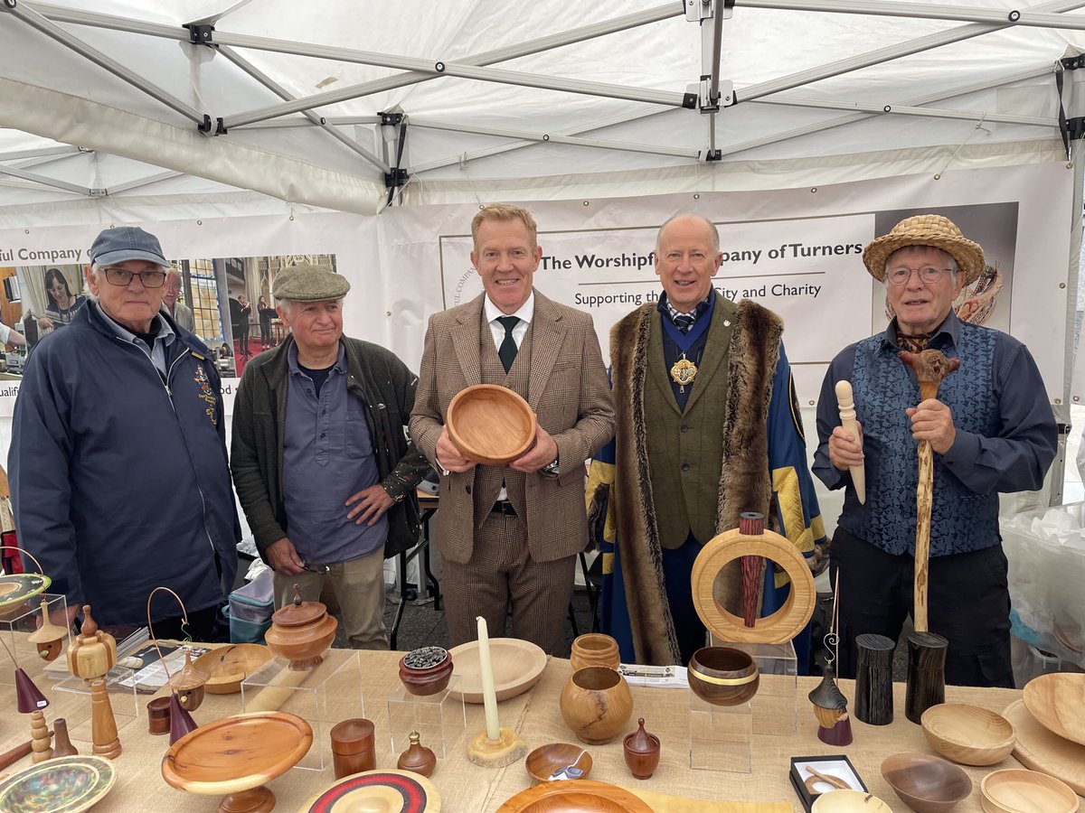 The Master of ⁦<a href="/Turners_Company/">Turners of London</a>⁩ welcomes Countryfile’s Adam Henson to our stall at the Sheep Drive on Southwark Bridge.