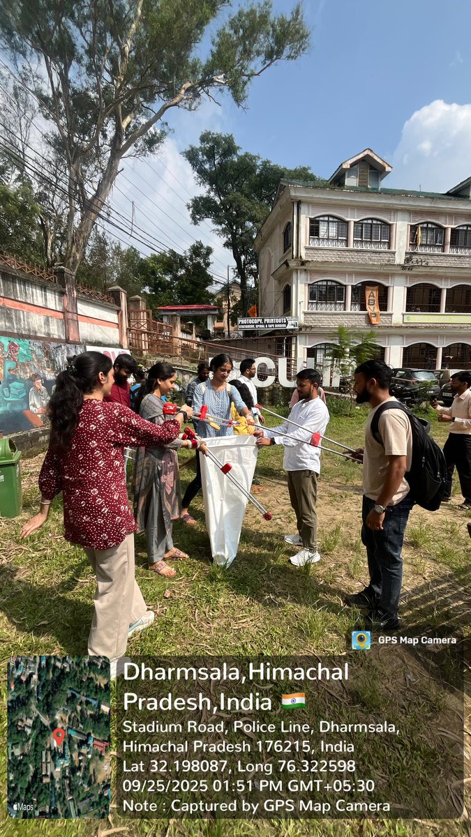 धर्मशाला! स्वच्छता पखवाड़ा 5.0 के अंतर्गत केंद्रीय विश्वविद्यालय हिमाचल प्रदेश के विभिन्न परिसरों में *एक दिन, एक घंटा,एक साथ* कार्यक्रम के अंतर्गत माननीय कुलपति प्रो. सत प्रकाश बंसल जी ने स्वच्छता को लेकर सभी विद्यार्थियों, शोधार्थियों, संकाय सदस्यों और कर्मचारियों को  स्वच्छता