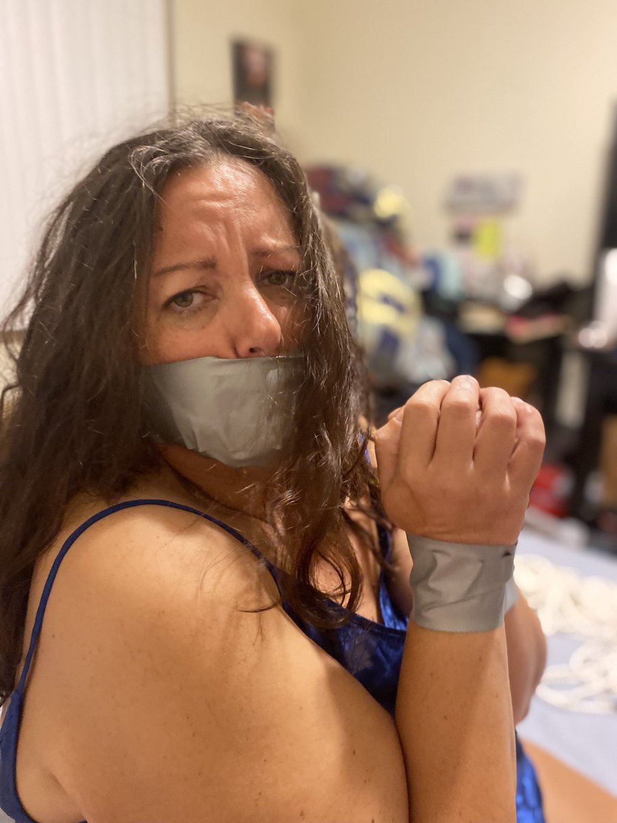 GaggedGal1 tweet media