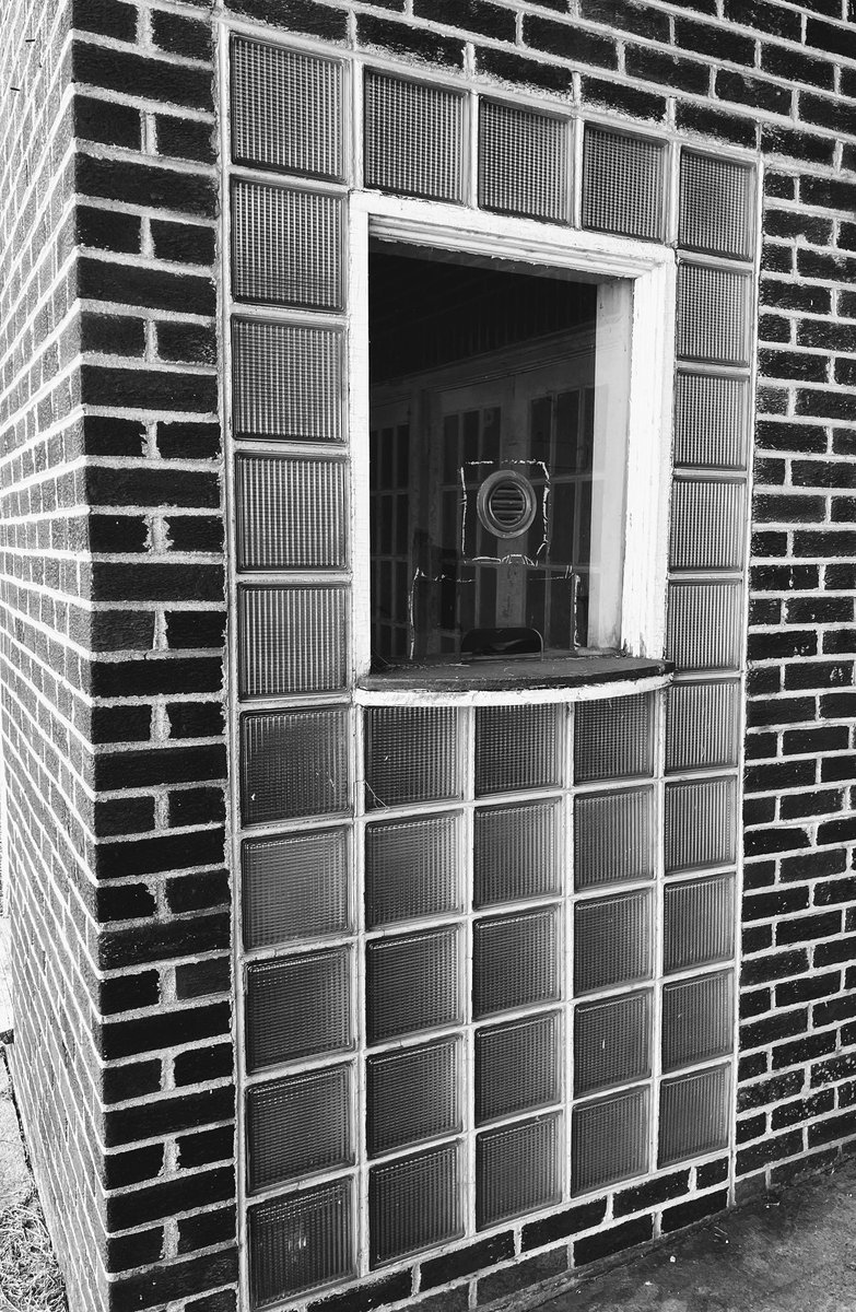 RealCatzCatting's tweet photo. Rural Decay Photo Series

New pieces 

Enjoy! 📸

#realcatz
#metamusee
#photography https://t.co/misJn44gzf