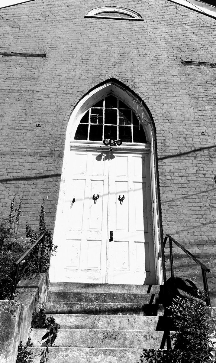 RealCatzCatting's tweet photo. Rural Decay Photo Series

New pieces 

Enjoy! 📸

#realcatz
#metamusee
#photography https://t.co/misJn44gzf