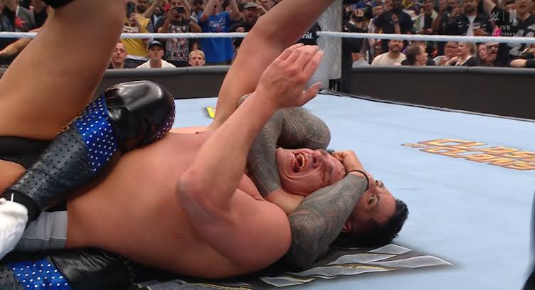 TribalBird's tweet photo. How Triple H would book Oba if he locked in:

-Make him a commentator with Michael Cole
-Brock Lesnar attacks Cole. Oba stands up and gets humbled which leads to Pat McAfee vs Brock 
-Jey USO taps out Oba
-Tag team run with Grayson Waller with no pay off
-El Femi Americano 🍷 https://t.co/3VQwlT56G9