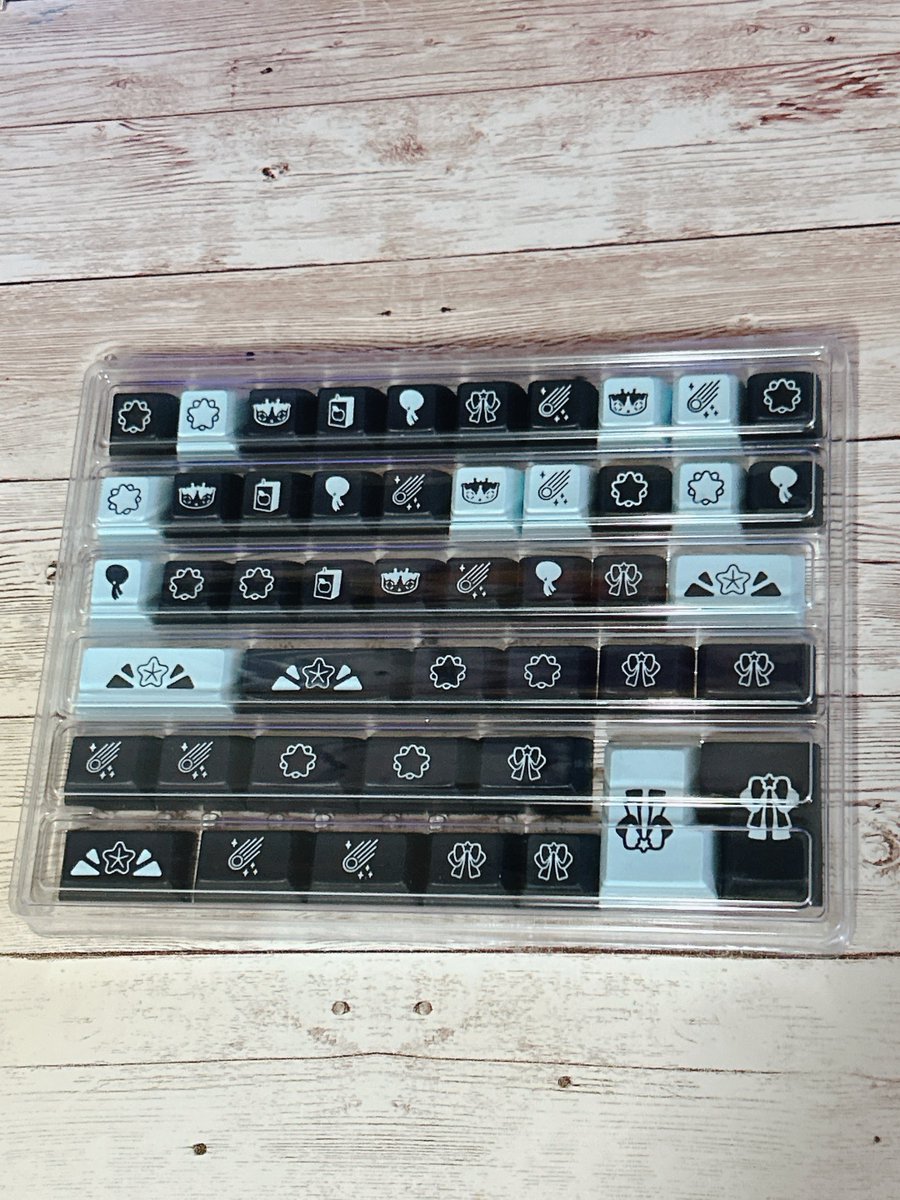 masida_pr's tweet photo. Kat comet TKL&amp;Noveltyセット
使わなくなっちゃったから売りたひ https://t.co/fHxiICQ1dc
