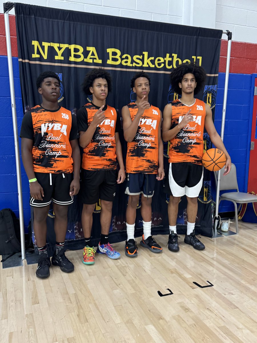 LoChalmers2028's tweet image. Thanks for the 💎💎💎💎 @PaulBiancardi #basketball #journey #varsity #estovir #ballislife #bigguard